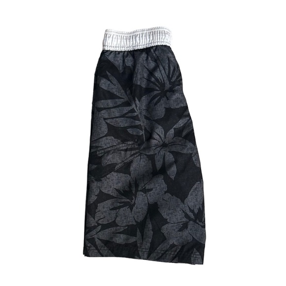 Old Navy Black and Grey Hibiscus Print Swim Trunks Size Large - Picture 4 of 6